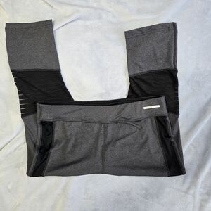 Women's Gray and Black Capris